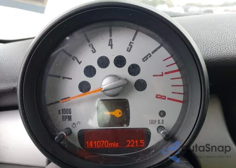 2011 Mini Cooper Clubman из США, поврежденный, VIN WMWZF3C55BTY00807